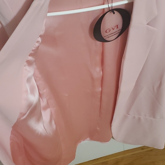 Blazer - Picture 4 of 7